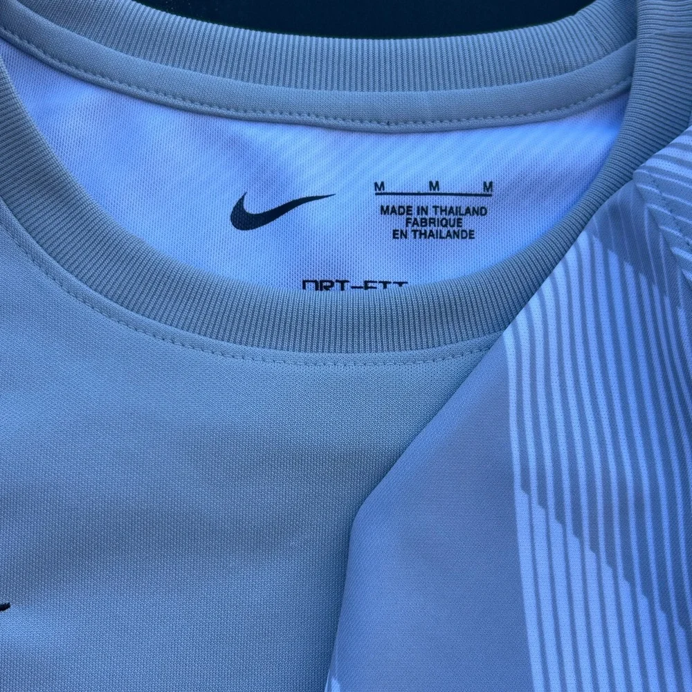 Nike Light Blue Long-Sleeve Training Top with Patterned Sleeves